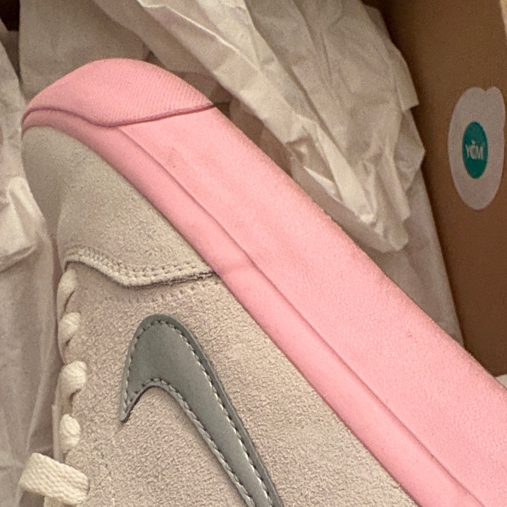 Nike Women's Light Pink and Gray Sneakers - Picture 7 of 8